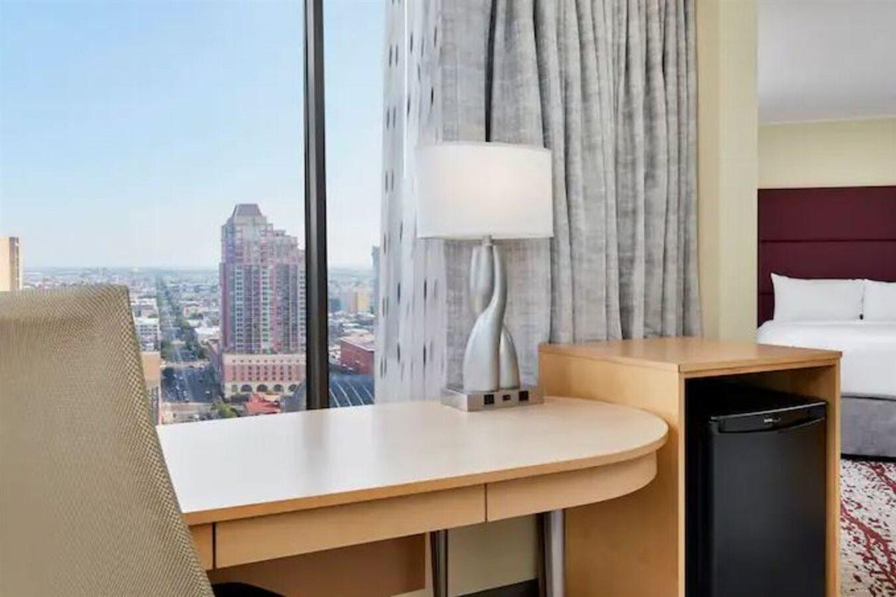 Doubletree By Hilton Hotel Philadelphia Center City מראה חיצוני תמונה